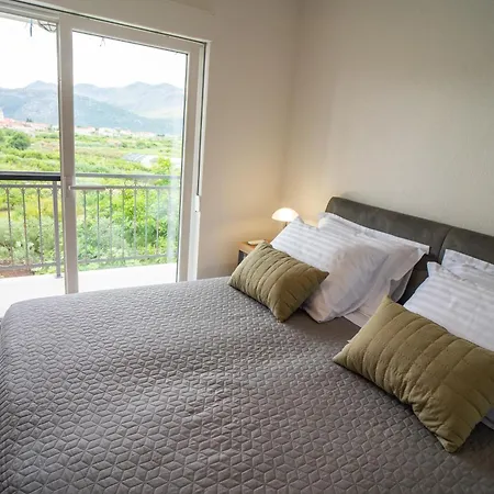 Karlo-arianna Apartment