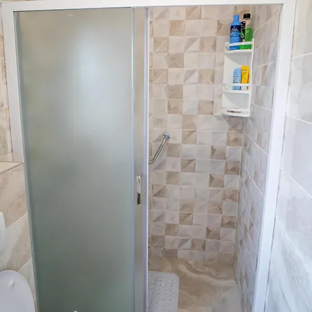 Karlo-arianna Apartment Podgradina (Slivno)