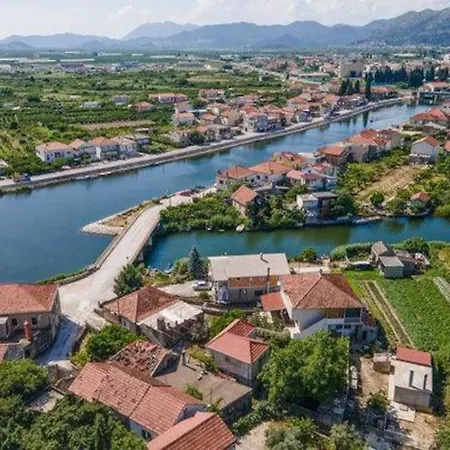 Apartment Karlo-arianna Podgradina (Slivno)